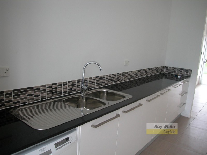 77 Oates Parade, Northgate QLD 4013