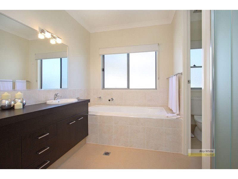 16 Lilley Street, Hendra QLD 4011