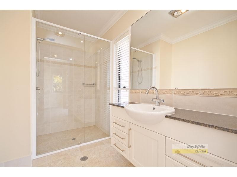 68 Winchester Street, Hamilton QLD 4007