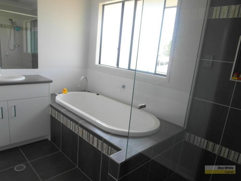 25 Webster Avenue, Hendra QLD 4011