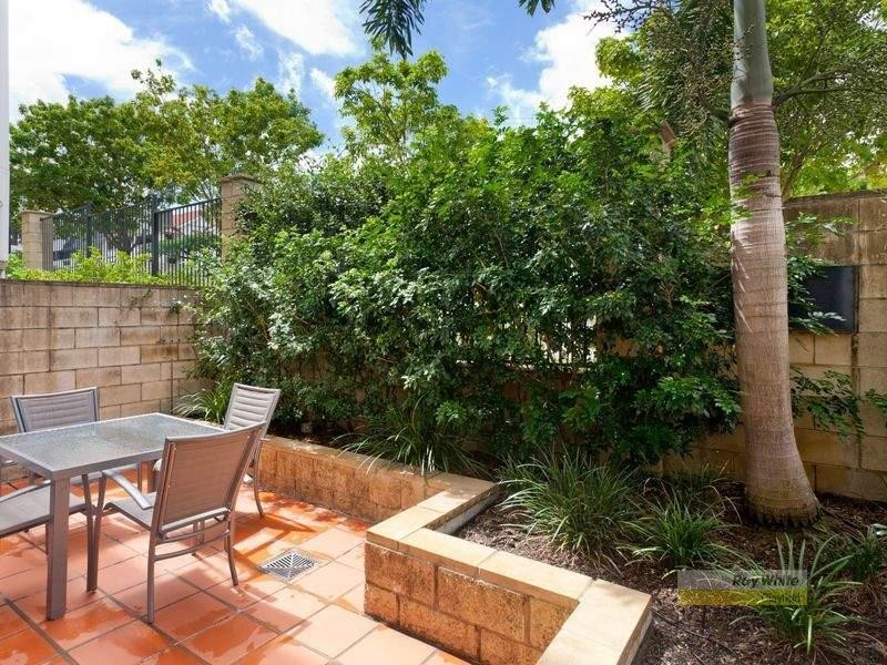 25/6 Merthyr Road, New Farm QLD 4005