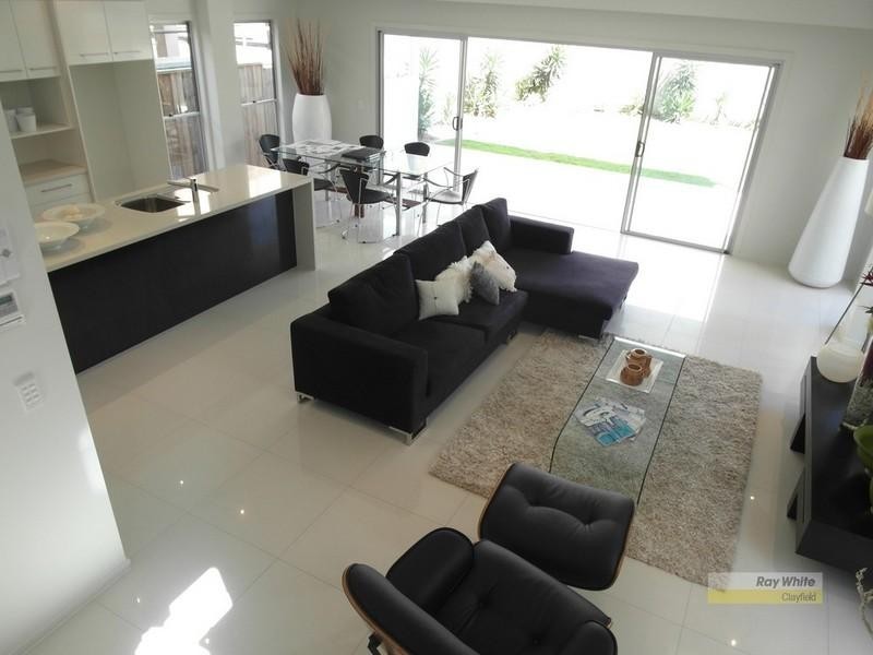 8 School Street, Hendra QLD 4011