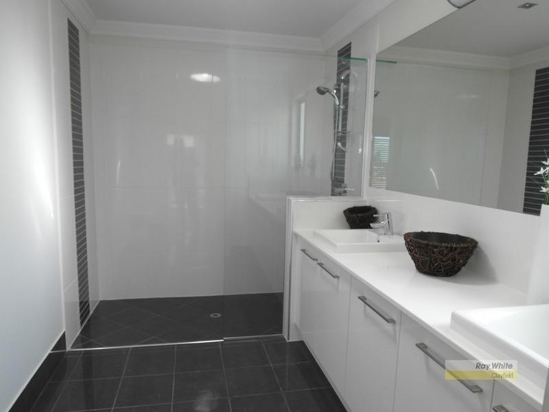 8 School Street, Hendra QLD 4011