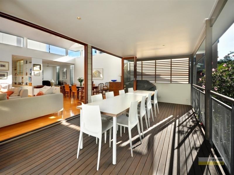 16 Upper Lancaster Road, Ascot QLD 4007