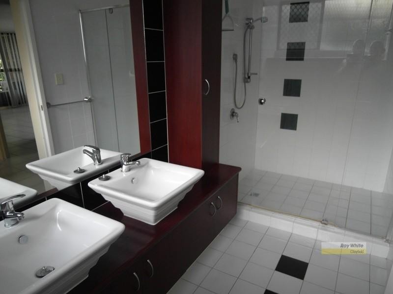 2/52 London Road, Clayfield QLD 4011