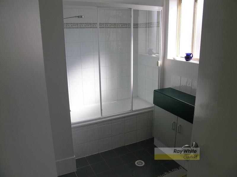 2/216 Junction Road, Clayfield QLD 4011