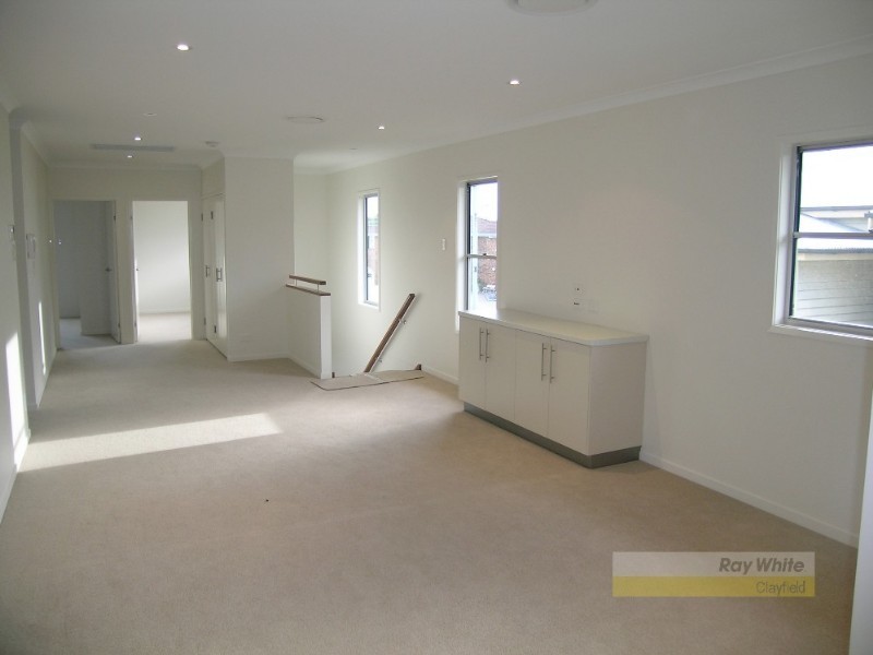 34 Raceview Avenue, Hendra QLD 4011