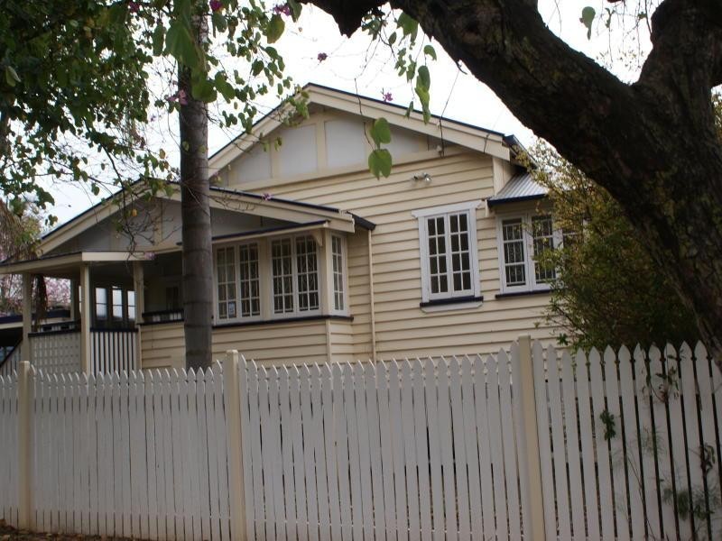 90 Jackson Street, Hamilton QLD 4007