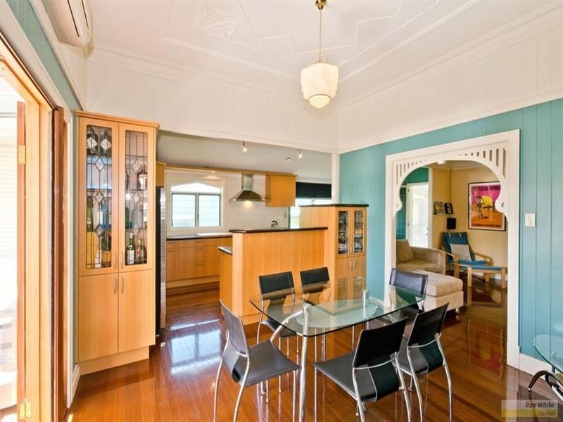 70 Winchester Street, Hamilton QLD 4007