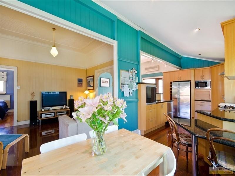 70 Winchester Street, Hamilton QLD 4007