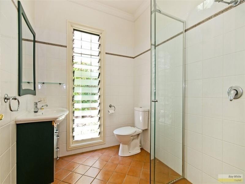 70 Winchester Street, Hamilton QLD 4007