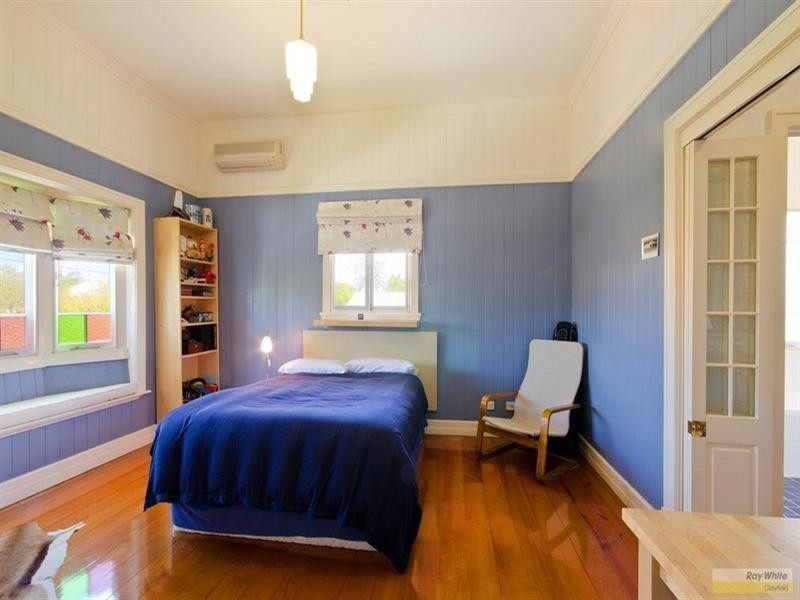 70 Winchester Street, Hamilton QLD 4007