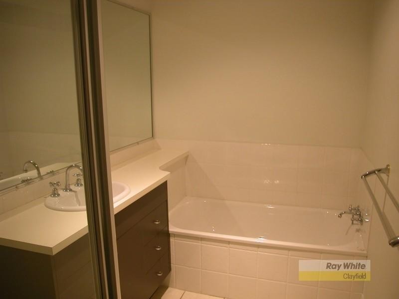 32 Lewis Street, Clayfield QLD 4011