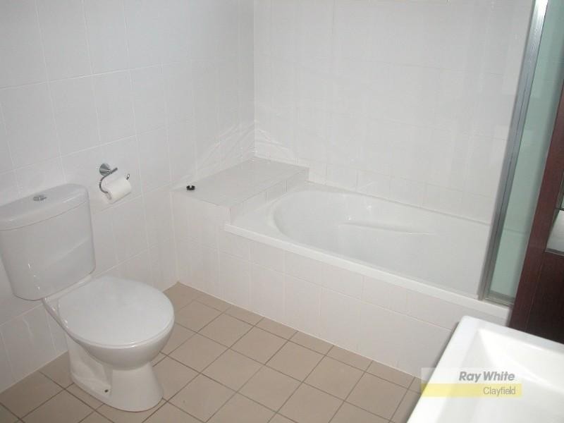 2/24 Hutton Street, Clayfield QLD 4011