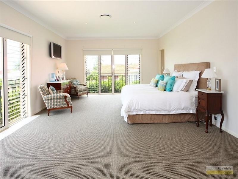 21 Highclere Street, Clayfield QLD 4011