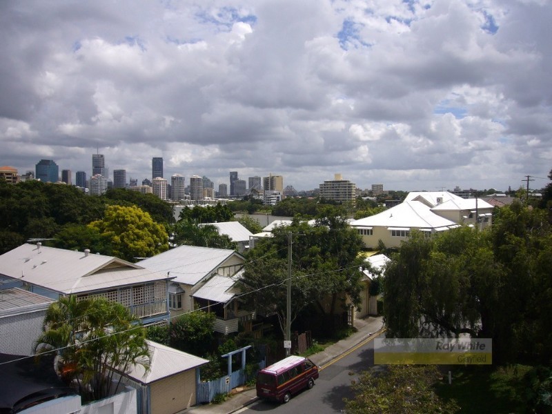 15 Eskgrove Street, East Brisbane QLD 4169