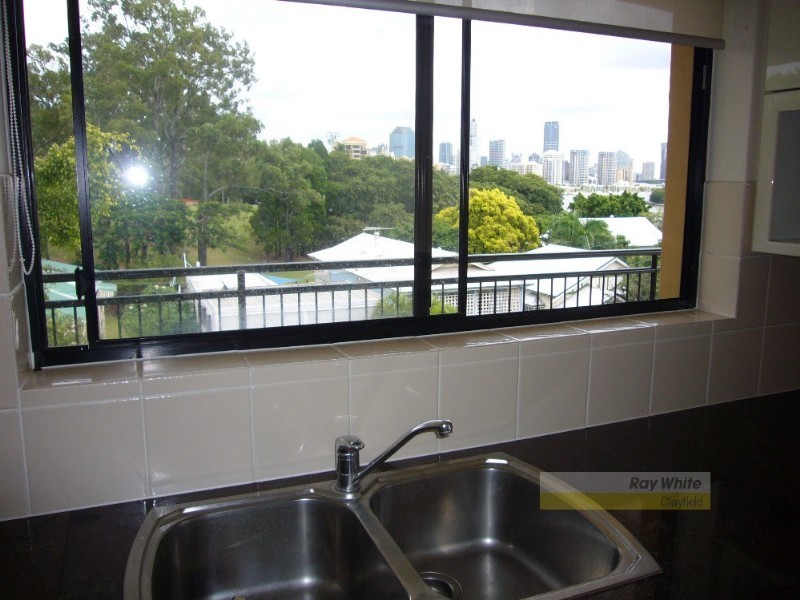 15 Eskgrove Street, East Brisbane QLD 4169