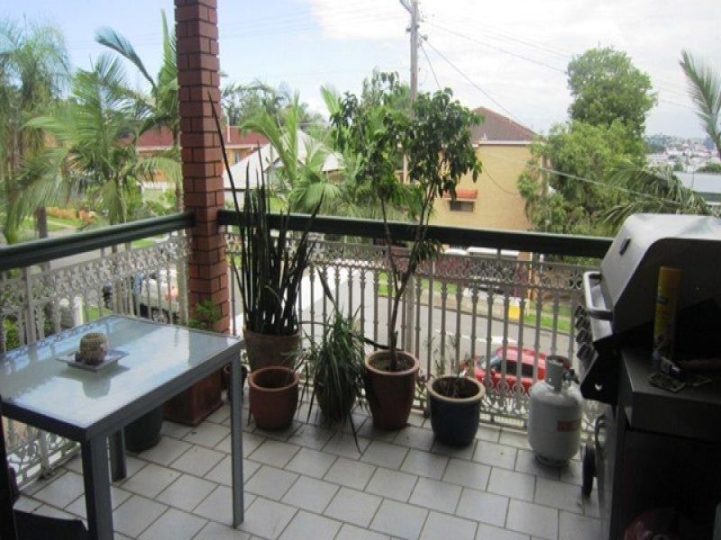 2/8 Little Street, Albion QLD 4010