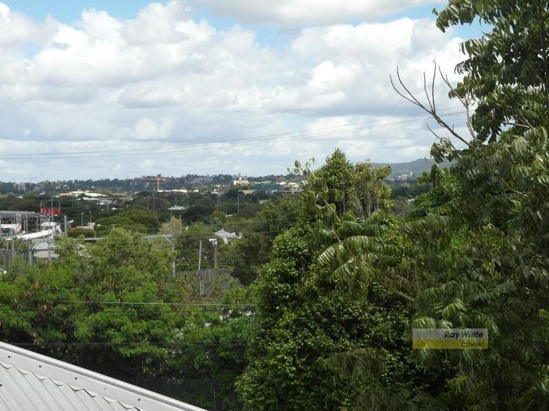 2/139 Hudson Road, Albion QLD 4010