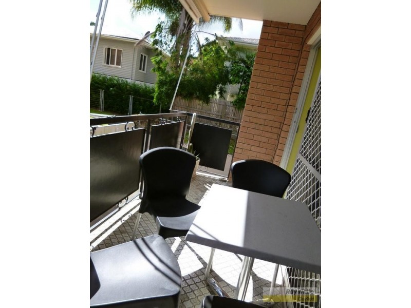 2/33 Montpelier Street, Clayfield QLD 4011