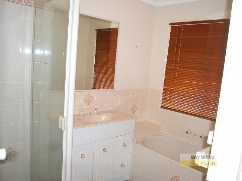 2 Manitoba Place, Wavell Heights QLD 4012