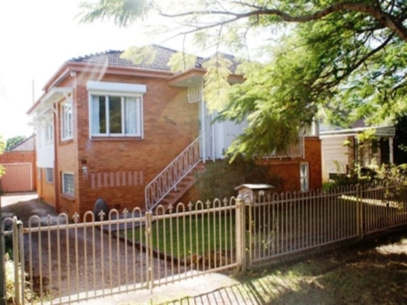 18 Henry Street, Ascot QLD 4007