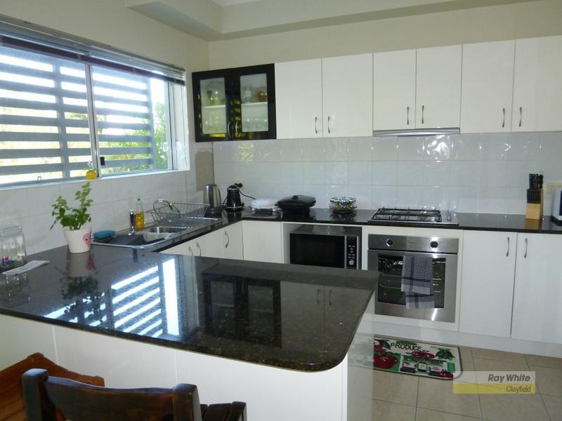 8/654 Kingsford Smith Drive, Hamilton QLD 4007