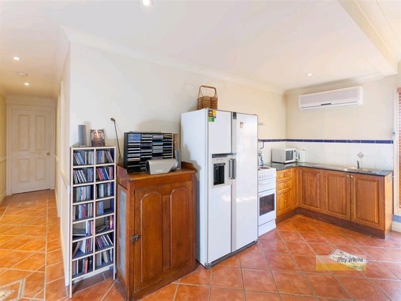 75 Kent Road, Wooloowin QLD 4030