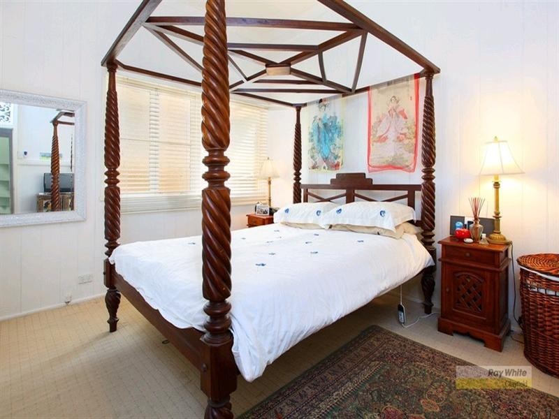 24 Vine Street, Clayfield QLD 4011