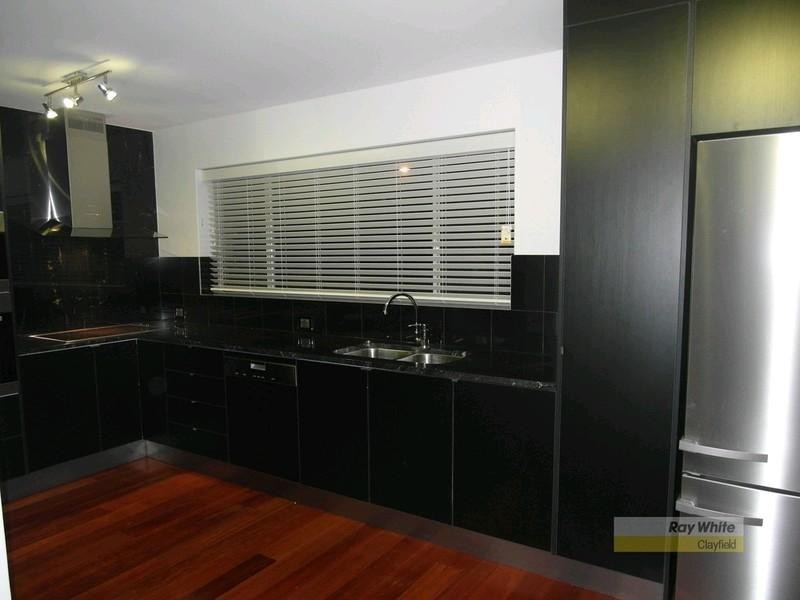 3/111 Windermere Road, Hamilton QLD 4007