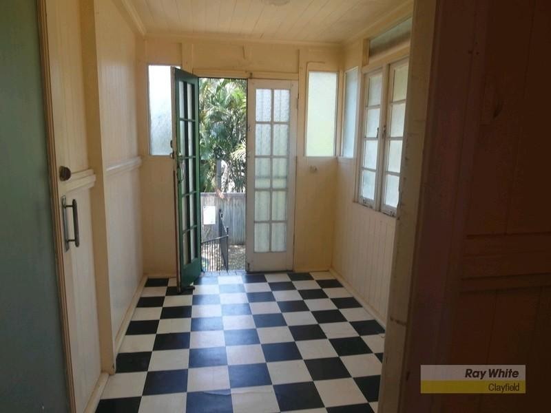 8 Highlands Street, Albion QLD 4010