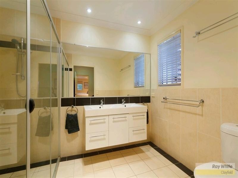 26 Mein Street, Hendra QLD 4011