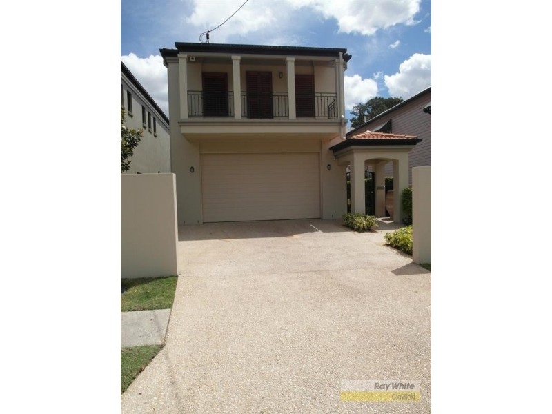 102 Barlow Street, Clayfield QLD 4011