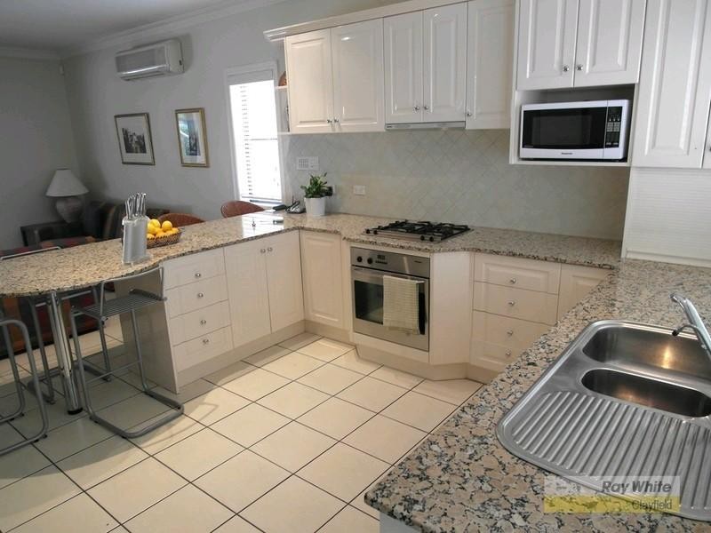 102 Barlow Street, Clayfield QLD 4011