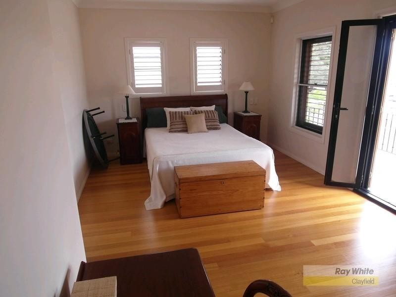 102 Barlow Street, Clayfield QLD 4011