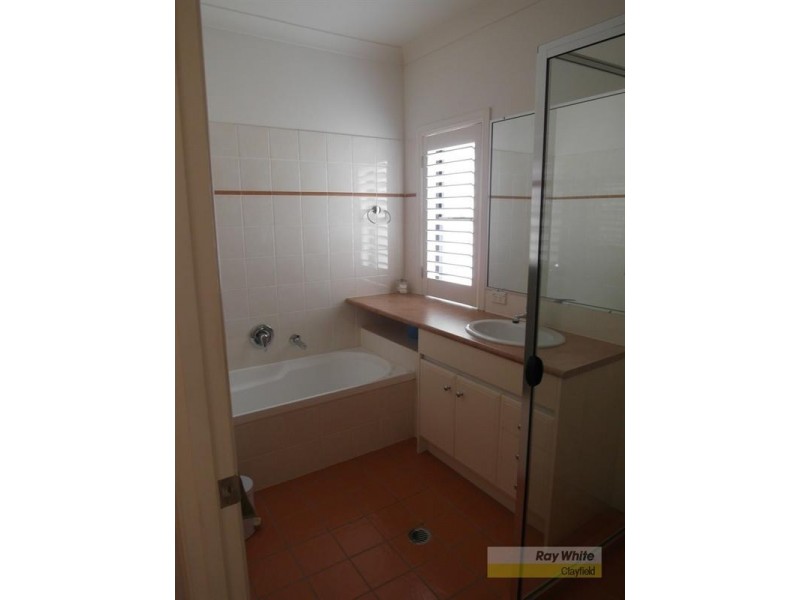 102 Barlow Street, Clayfield QLD 4011