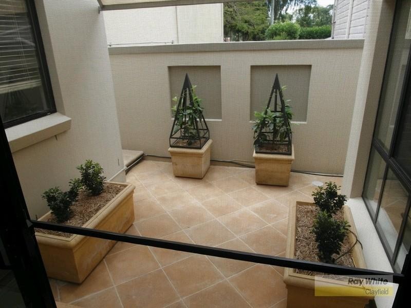 102 Barlow Street, Clayfield QLD 4011