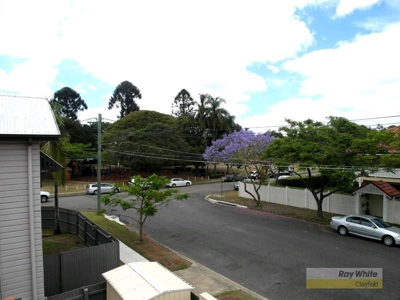 102 Barlow Street, Clayfield QLD 4011
