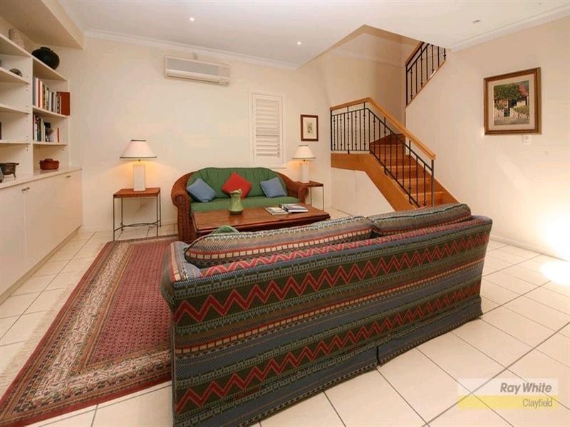 102 Barlow Street, Clayfield QLD 4011