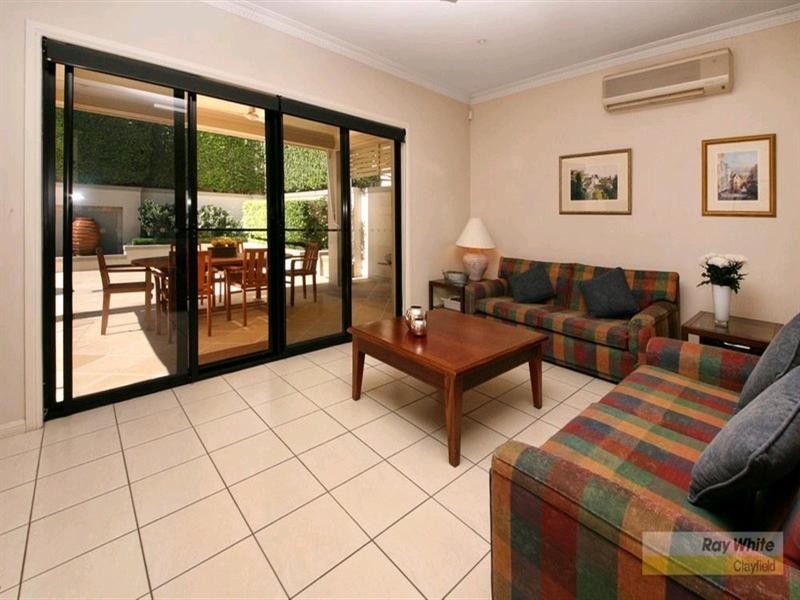 102 Barlow Street, Clayfield QLD 4011