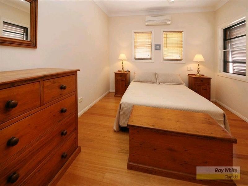 102 Barlow Street, Clayfield QLD 4011