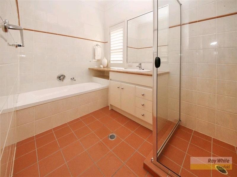 102 Barlow Street, Clayfield QLD 4011