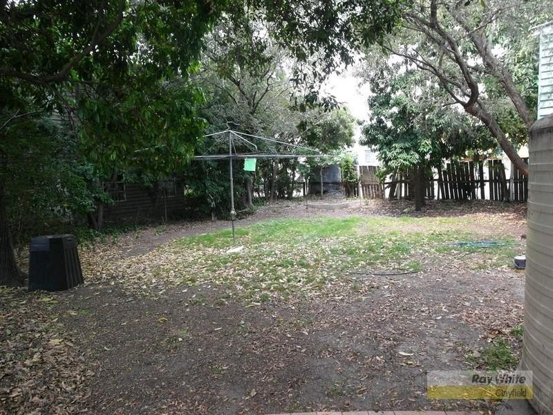 19 Lucy Street, Albion QLD 4010