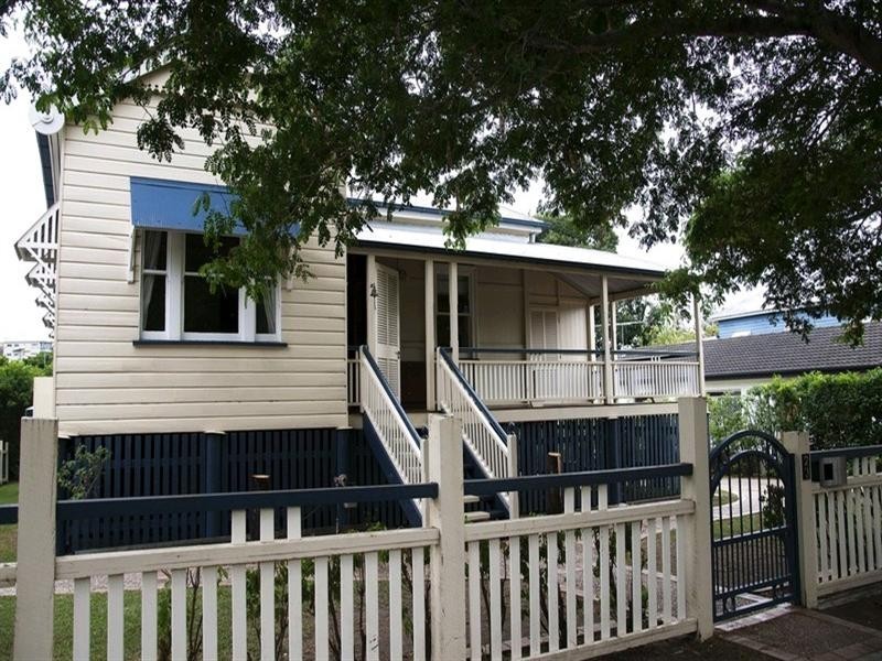 23 Balowrie Street, Hamilton QLD 4007