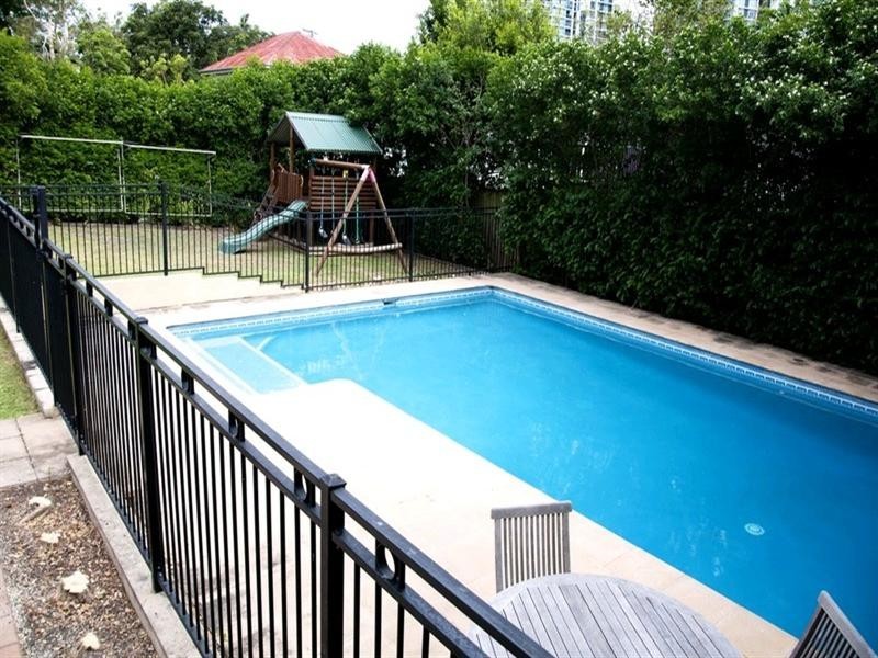 23 Balowrie Street, Hamilton QLD 4007