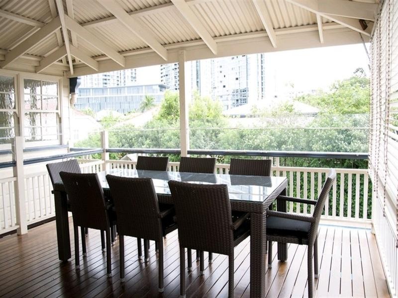 23 Balowrie Street, Hamilton QLD 4007