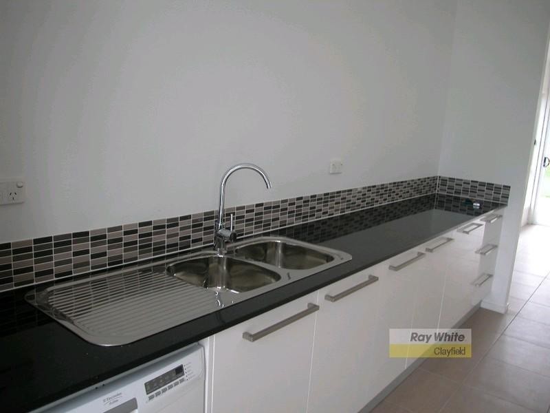 77 Oates Parade, Northgate QLD 4013