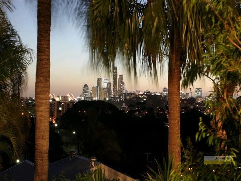 125 Crosby Road, Hamilton QLD 4007