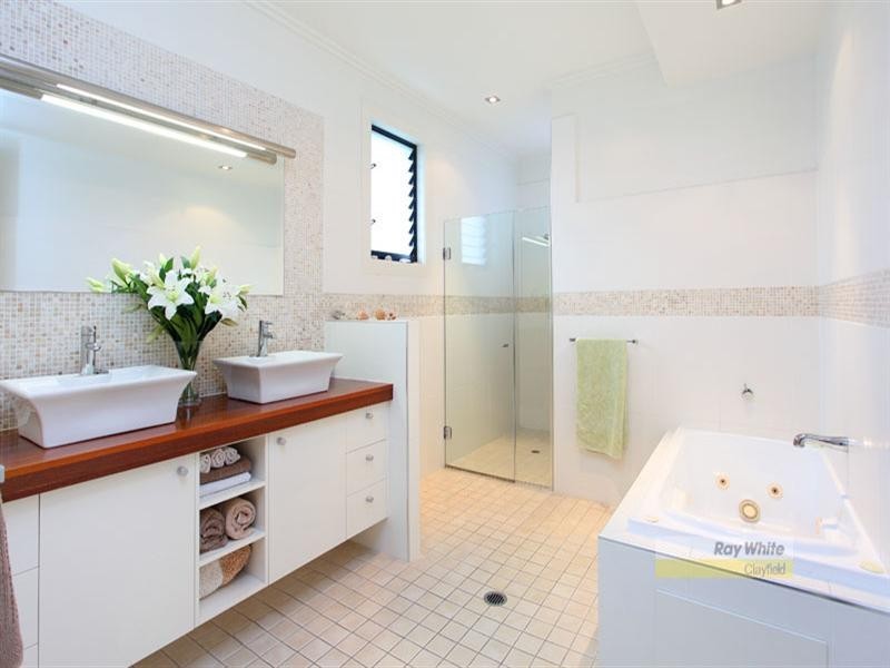 125 Crosby Road, Hamilton QLD 4007