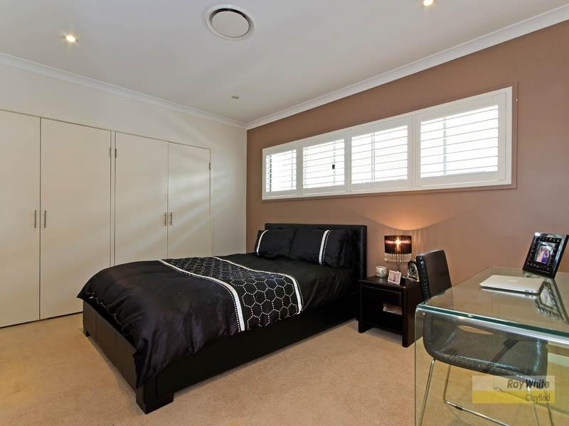 34 Raceview Avenue, Hendra QLD 4011